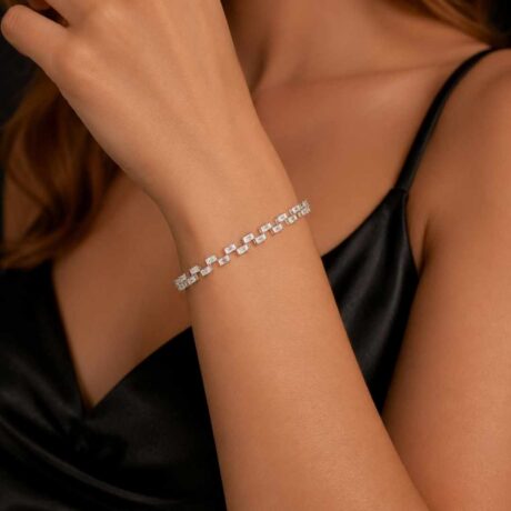 baguette-cut natural diamonds bracelet